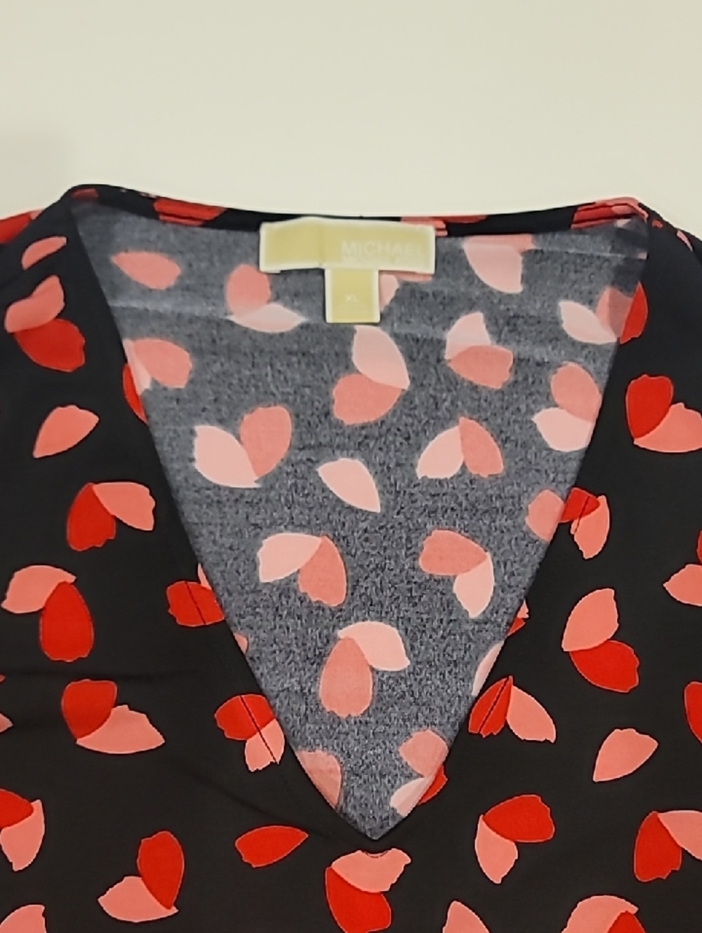 MICHAEL Michael Kors Black Blouse with Red and Pink Petal Print XL - Picture 7 of 12
